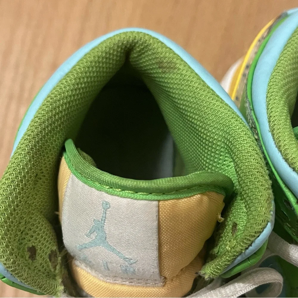 Nike Jordan Air Jordan 1 Mid SE "Recycled Grind" Sneakers - Picture 6 of 10